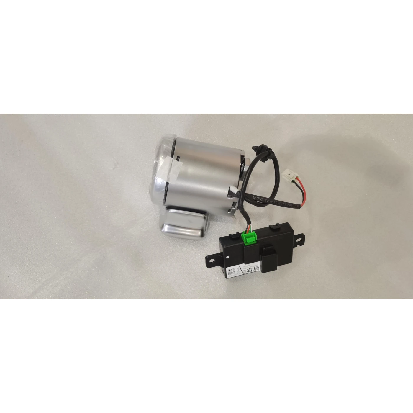 BYD ATTO 3 / Yuan PLUS Door Handle Assembly Right and Left Rear SC2E-6202320D - Image 2