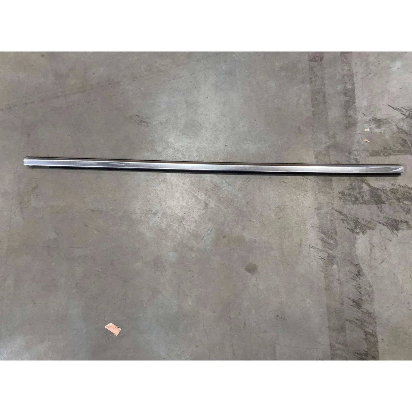 Right Front Door Water Cutting Assembly