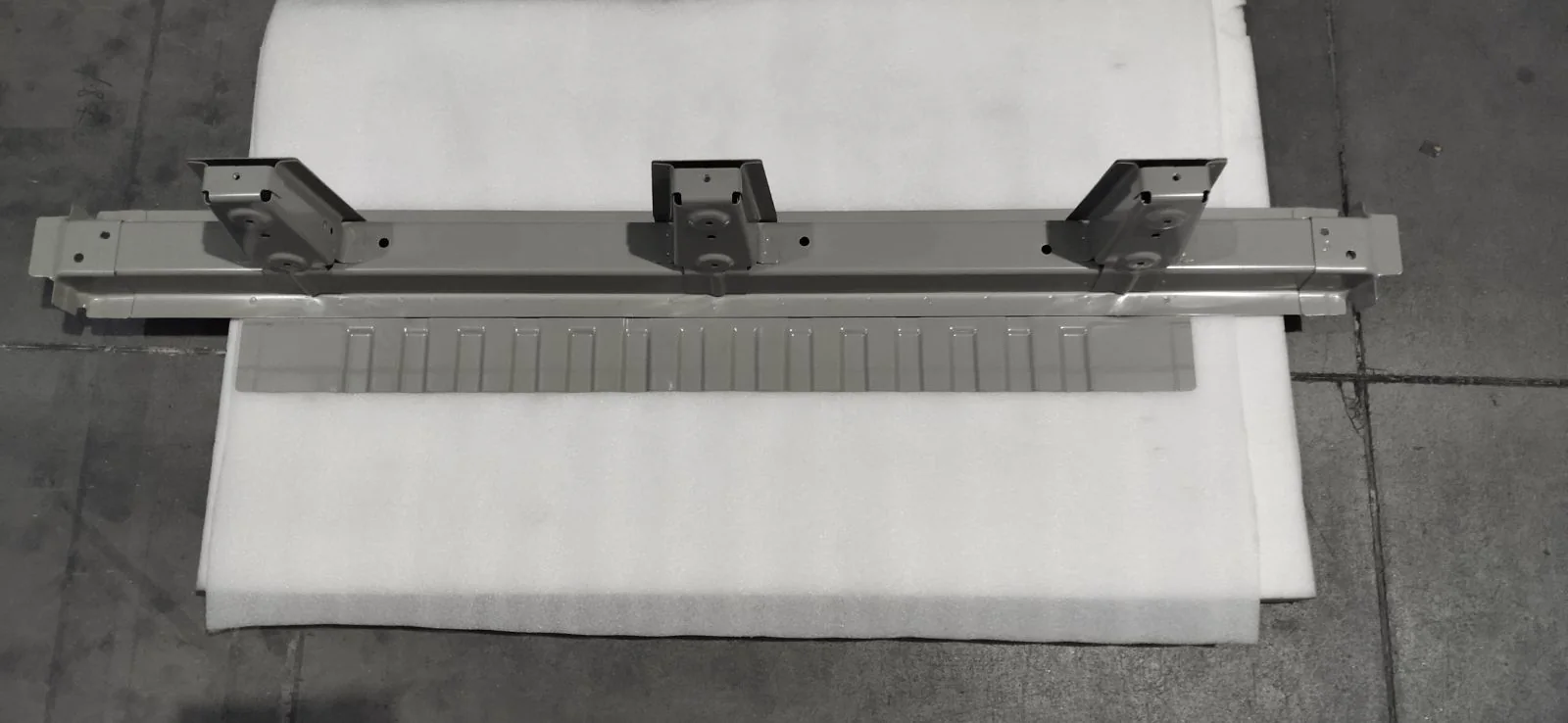 BYD Dolphin Front Cross Beam Assembly Of Middle Floor EM2EU-5101310/77
