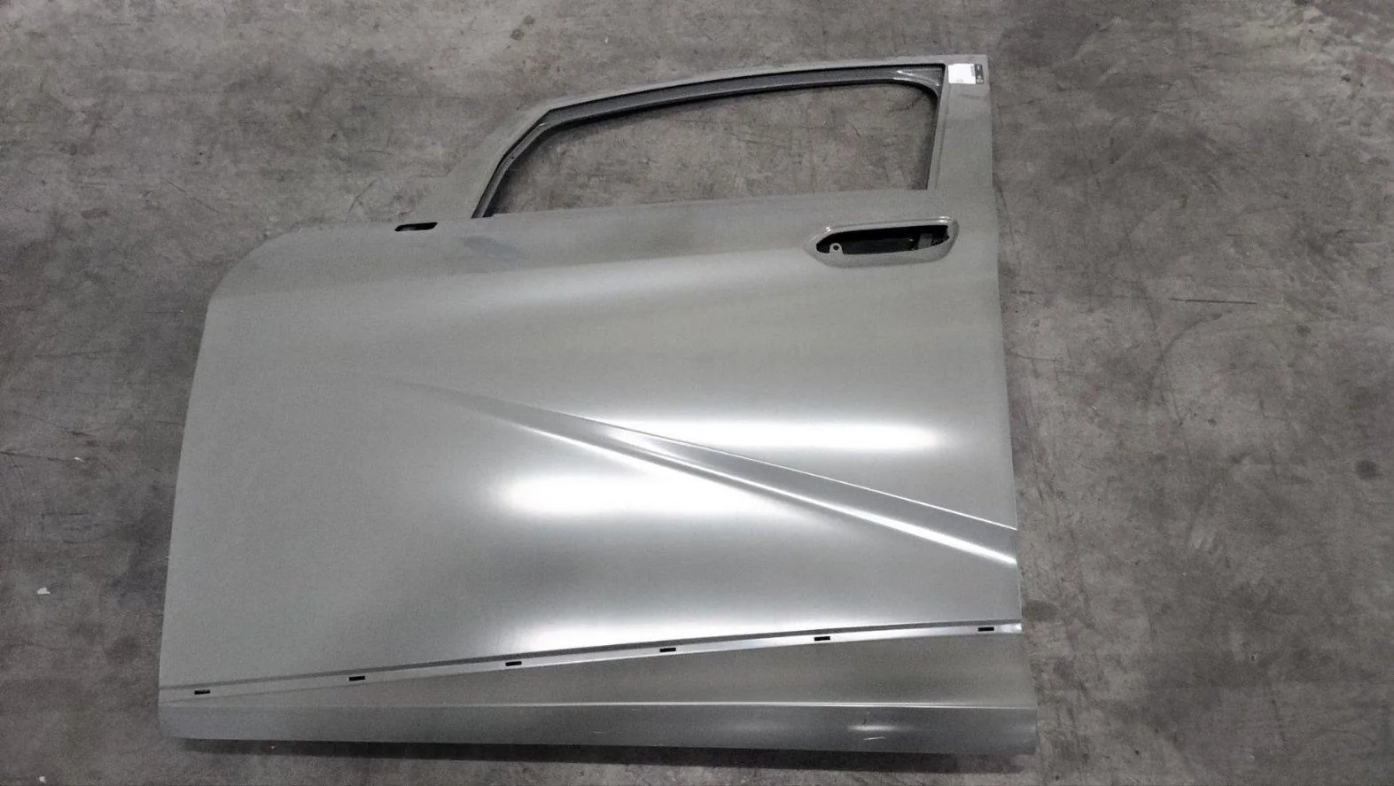 BYD Dolphin Front Left Door Assembly EM2EU-6101010/77