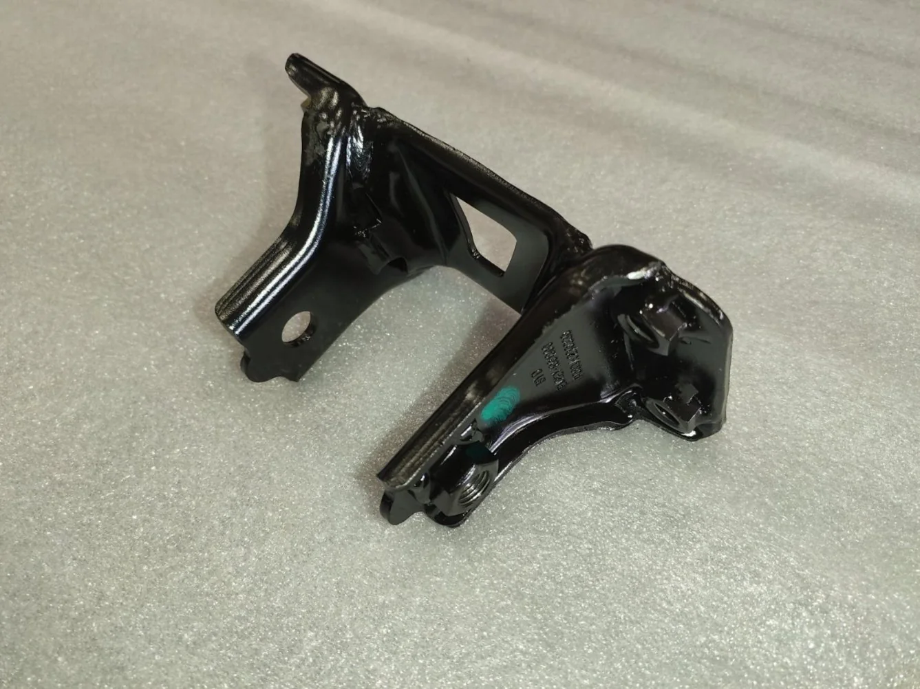 BYD Dolphin Powertrain Right Mount Bracket Assembly EM2EY-1001800