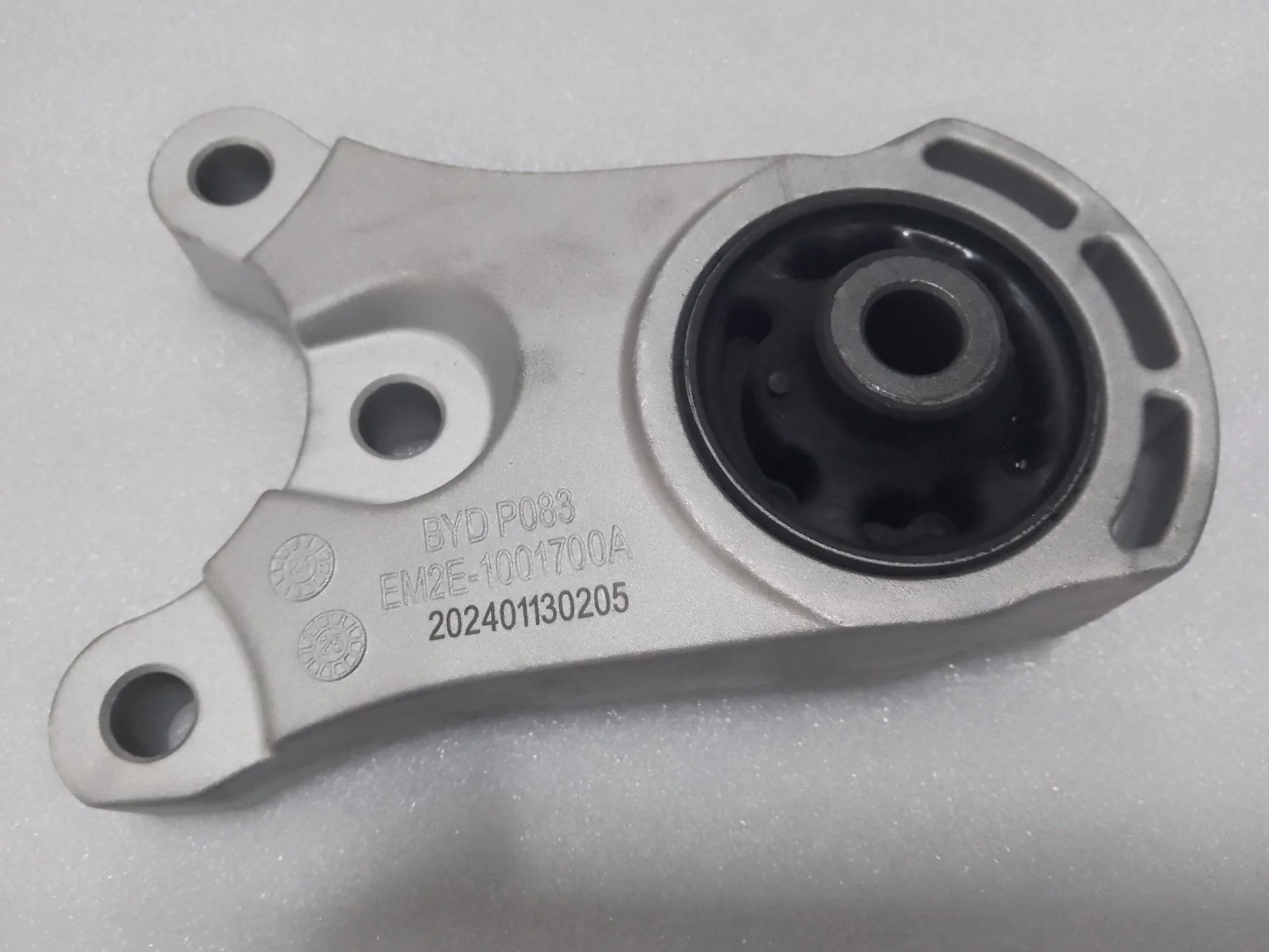 BYD Dolphin Powertrain Right Mount Support Assembly EM2E-1001700A - Image 2