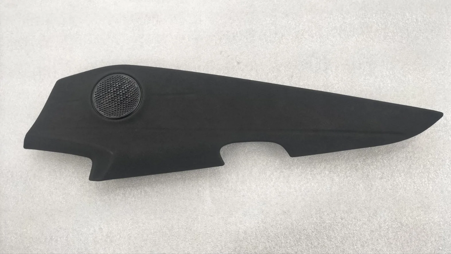 BYD Dolphin Right Front Door Trim Assembly - Deep Black 5 EM2E-6102230-00A7