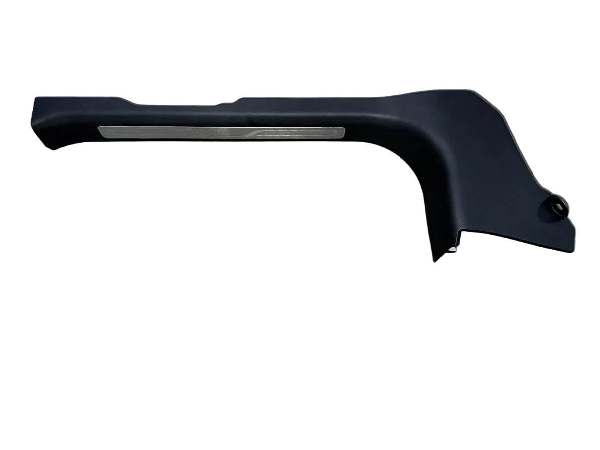 Right front door sill guard assembly - deep black 5 for BYD TANG