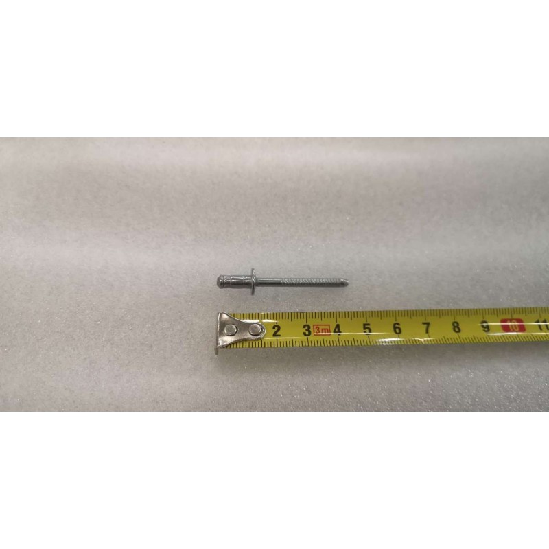 Closed round-headed core punch rivet BYD 14140353-00
