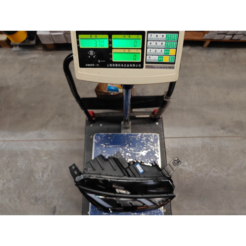 Right Headlight Assembly BYD 16363668-00