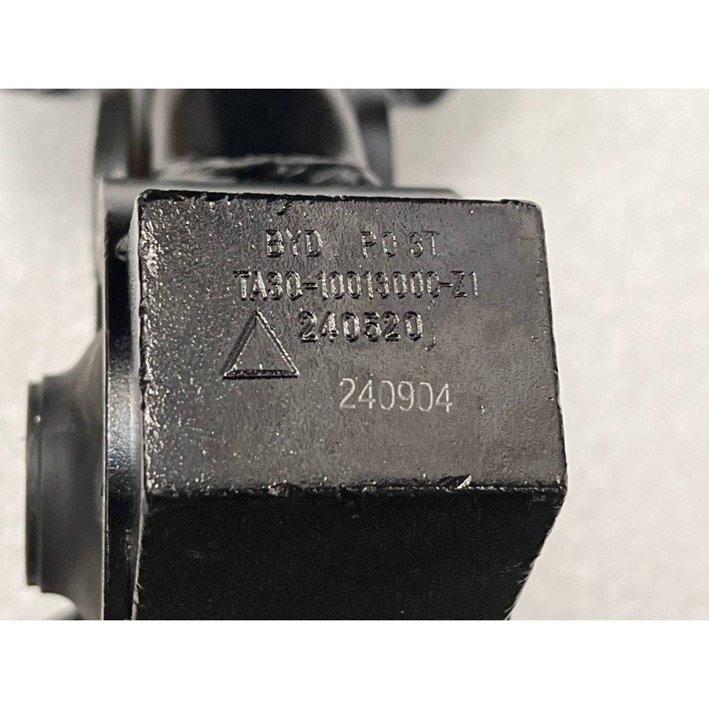 Rear Powertrain Mounting Bracket | BYD 15722443-00 | Additional view 2