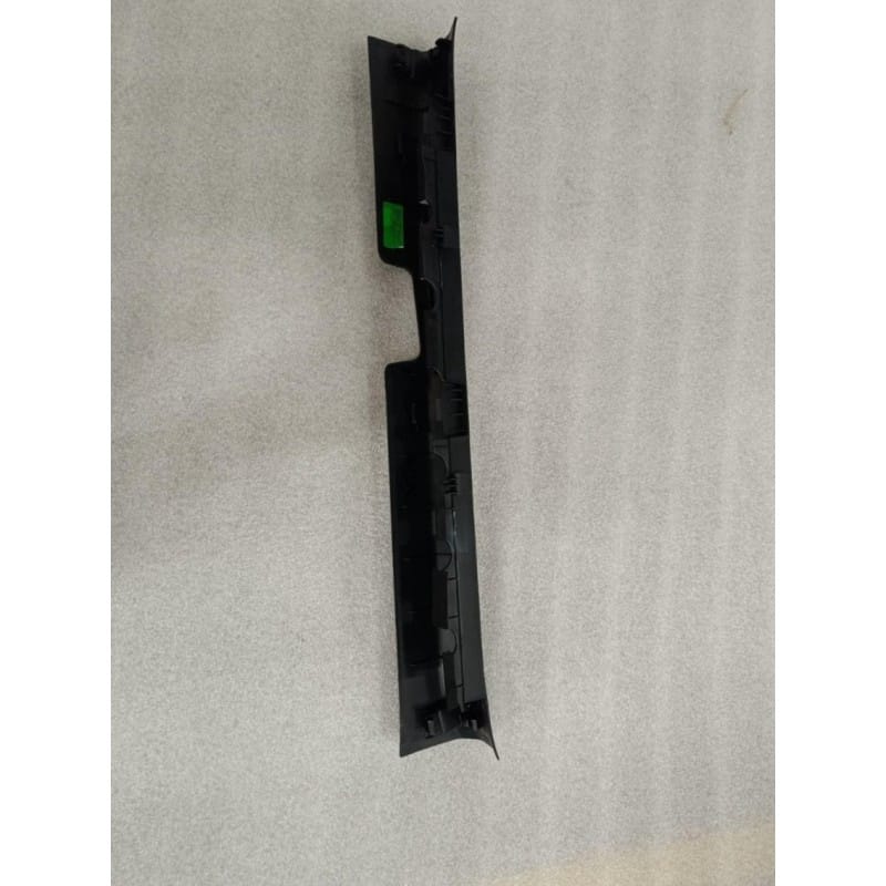 Right front door sill guard assembly BYD 13588864-00