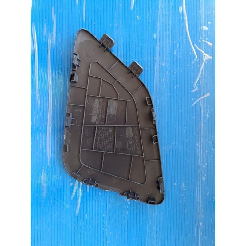 Left side cover for the sub-dashboard BYD 13599068-00