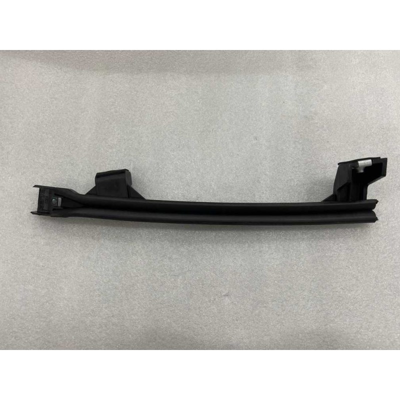 Rear door with movable guide rail and slot assembly BYD 15878610-00