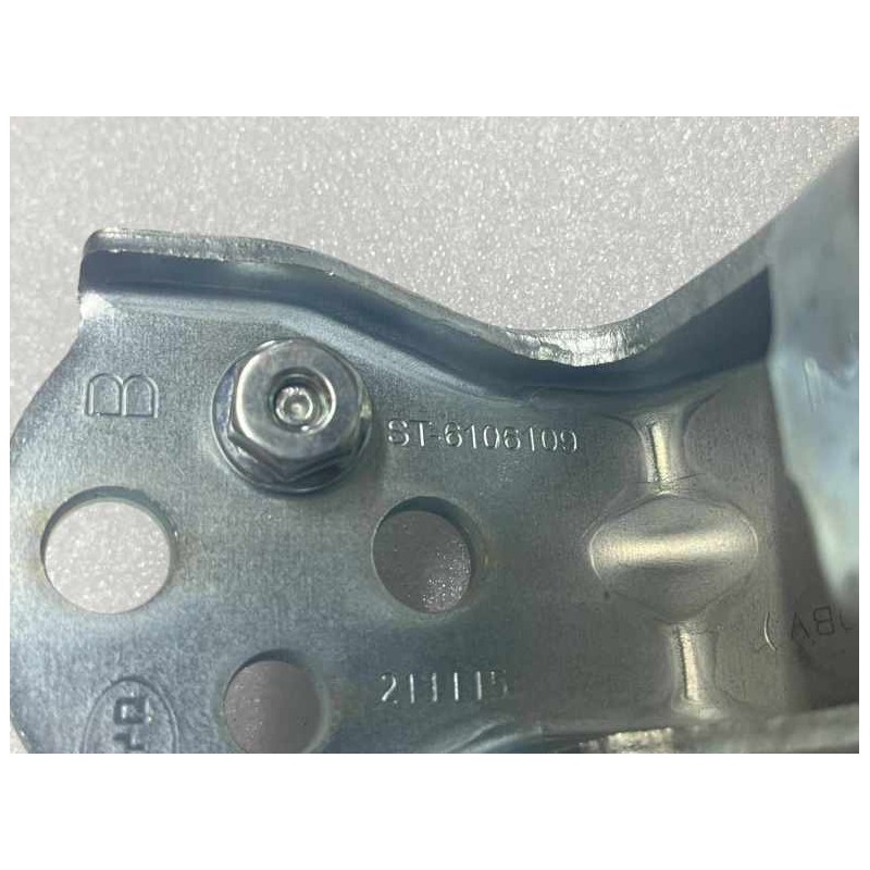BYD HAN EV Right Front Door Upper Hinge Assembly ST-6106109 | BYD HAN / HAN EV | 12326115-00